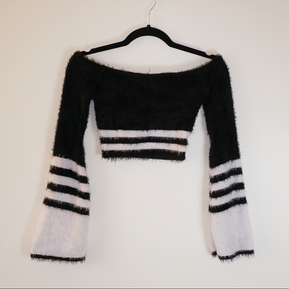 Fashionnova bell sleeve sweater crop top